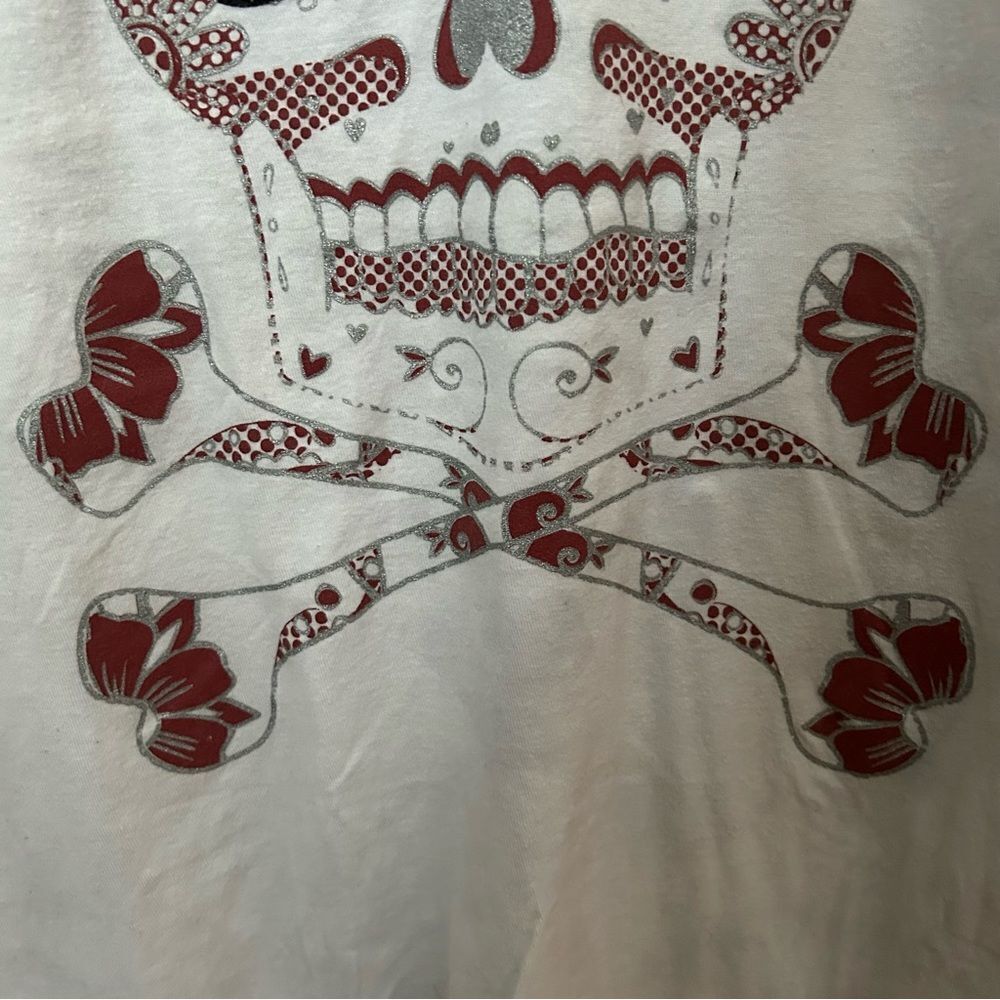 Delta Phi Epsilon Baseball Tee 3/4 Sleeve Pirate Skull Graphic DPhiE Casual - Picture 9 of 12